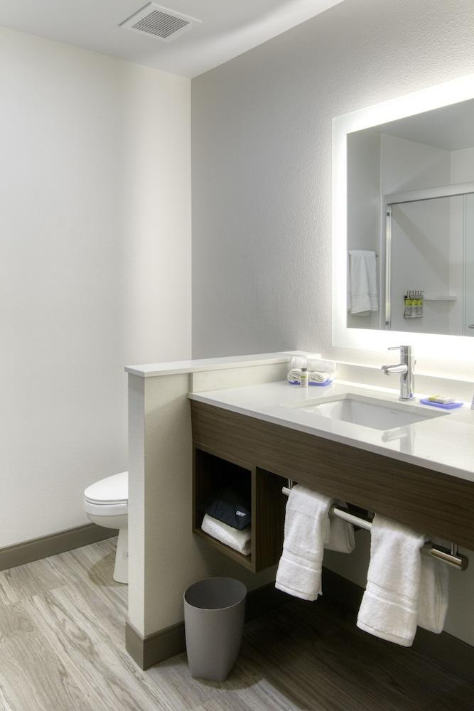 Holiday Inn Express & Suites - Omaha Downtown - Airport By Ihg Bagian luar foto